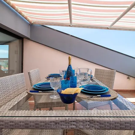 Blue View Penthouse - Magnolia Holidays 公寓 *