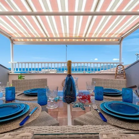 Blue View Penthouse - Magnolia Holidays 阿尔盖罗